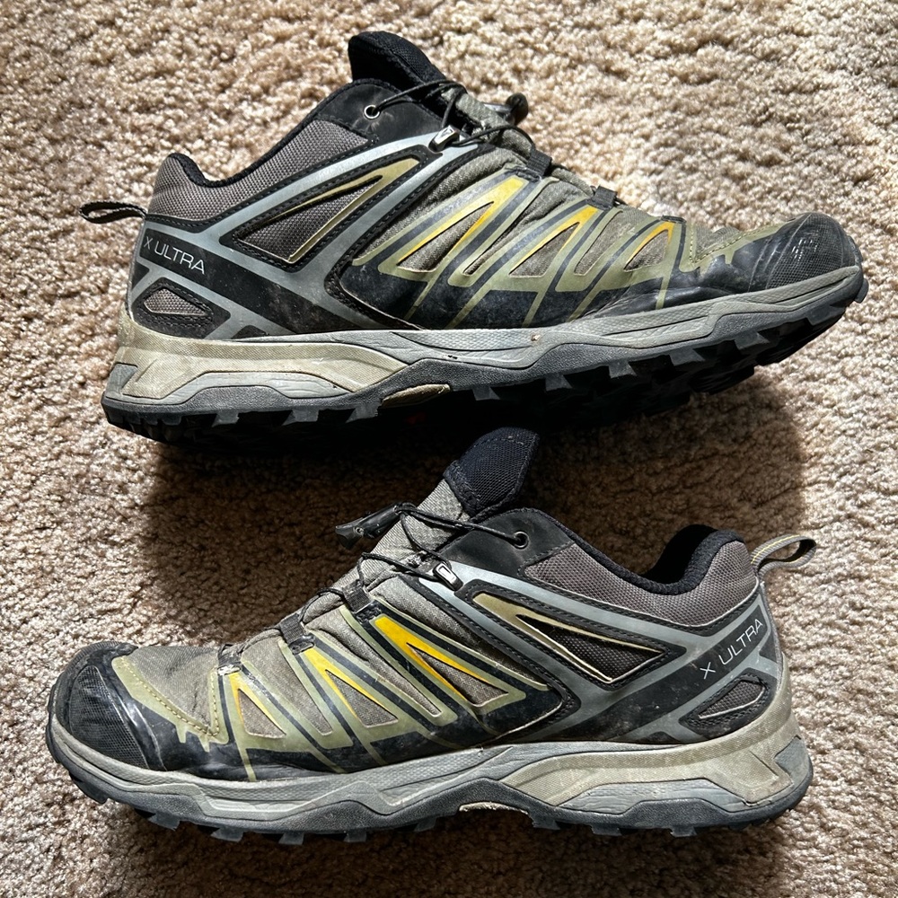 Size 12 men’s Salomon hiking shoes.
